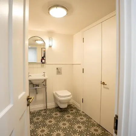 Pineapple - 2 Apartment