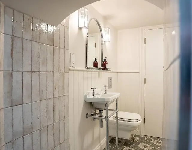 Pineapple - 2 Apartment Bristol