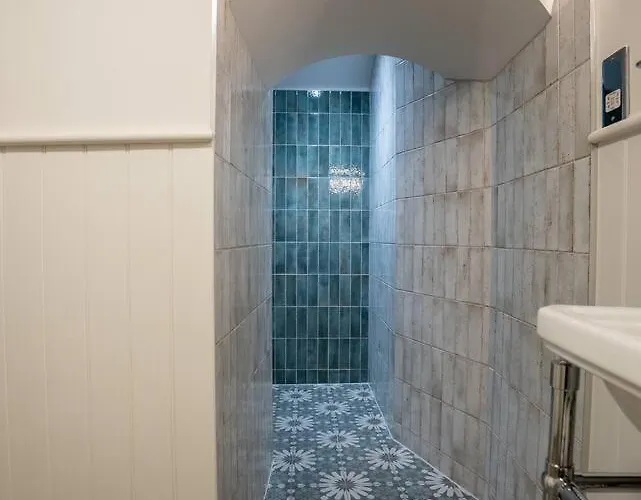 Pineapple - 2 Апартаменти Бристоль